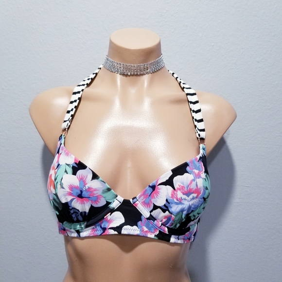 Shade & Shore Other - NEW Shade & Shore bikini halter swim top 34B